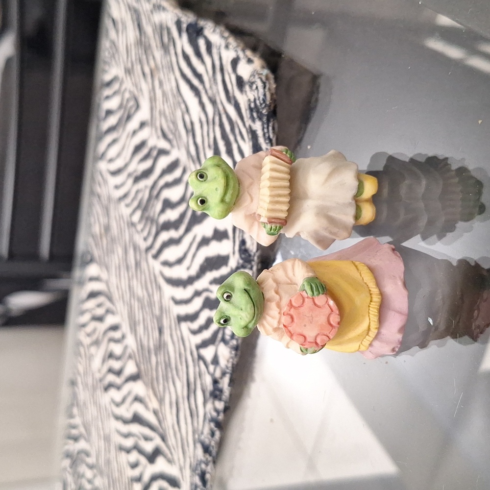 Two frog figurines - Picture 3 of 4